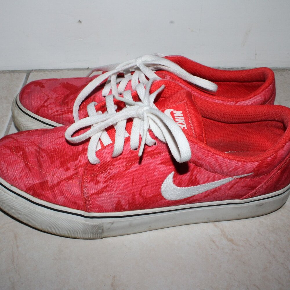 Nike SB tropical coral shoes like new